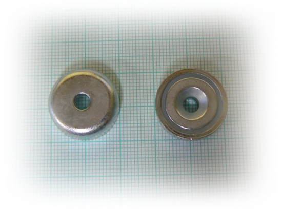 Magnet UM102 - 20x8,6/4,5x7