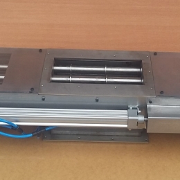 Magnetický separátor s automatickým čištěním